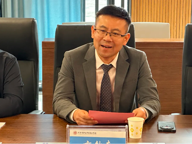 【關(guān)愛職業(yè)教育點(diǎn)亮技能未來】格洛博電子印刷設(shè)備捐贈(zèng)儀式順利舉行(圖2)
